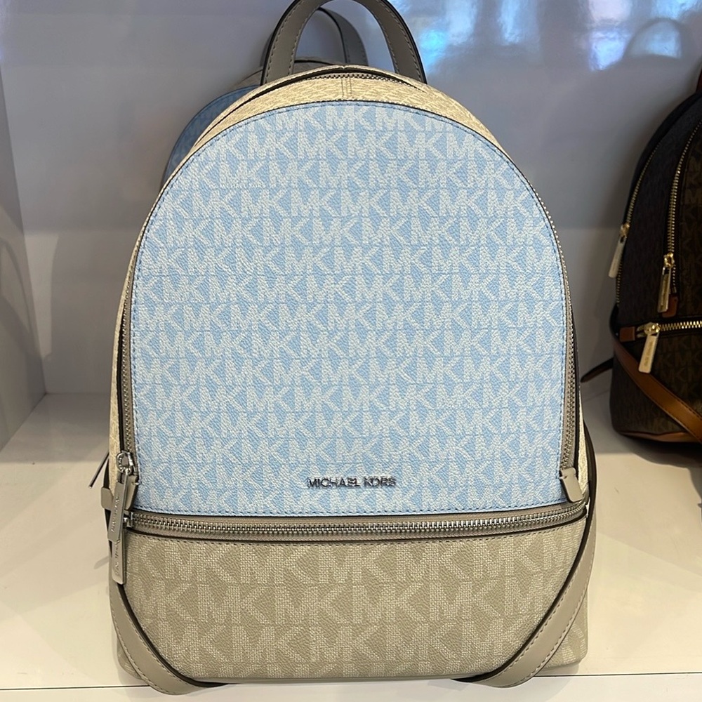 MICHAEL KORS Rhea Medium Zip Color-Block Signature Logo Backpack
LT SKY MLT
NWT - Picture 4 of 16